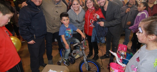 Más de 500 Niños y Niñas de Nuestra Comuna Disfrutaron su día con Actividades Más de 500 Niños y Niñas de Nuestra Comuna Disfrutaron su día con Actividades